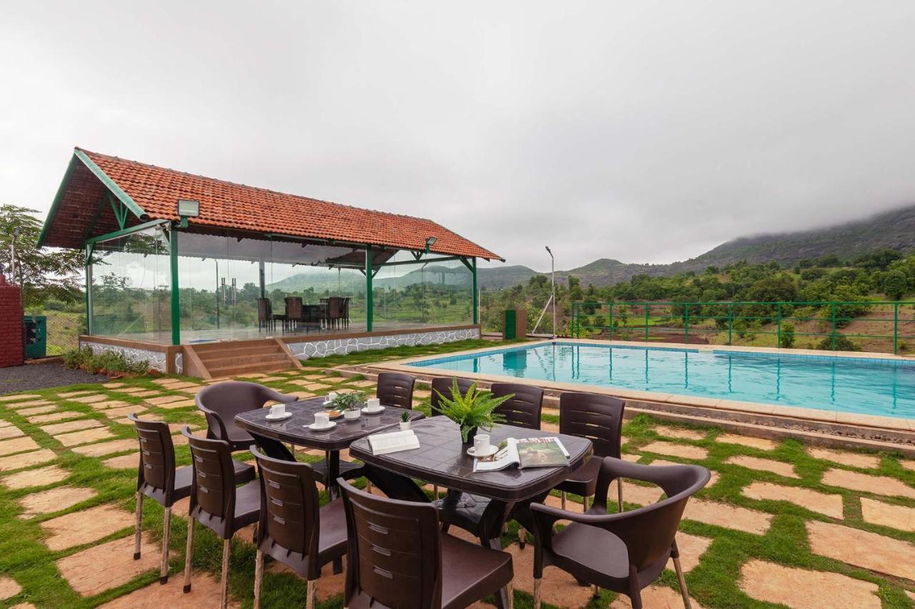 Stayvista'S Ficus Farms - Mountain-View Haven With Rustic Artsy Interiors, Outdoor Pool, Glasshouse, Home Theatre & Karaoke Delight イガットプリ エクステリア 写真