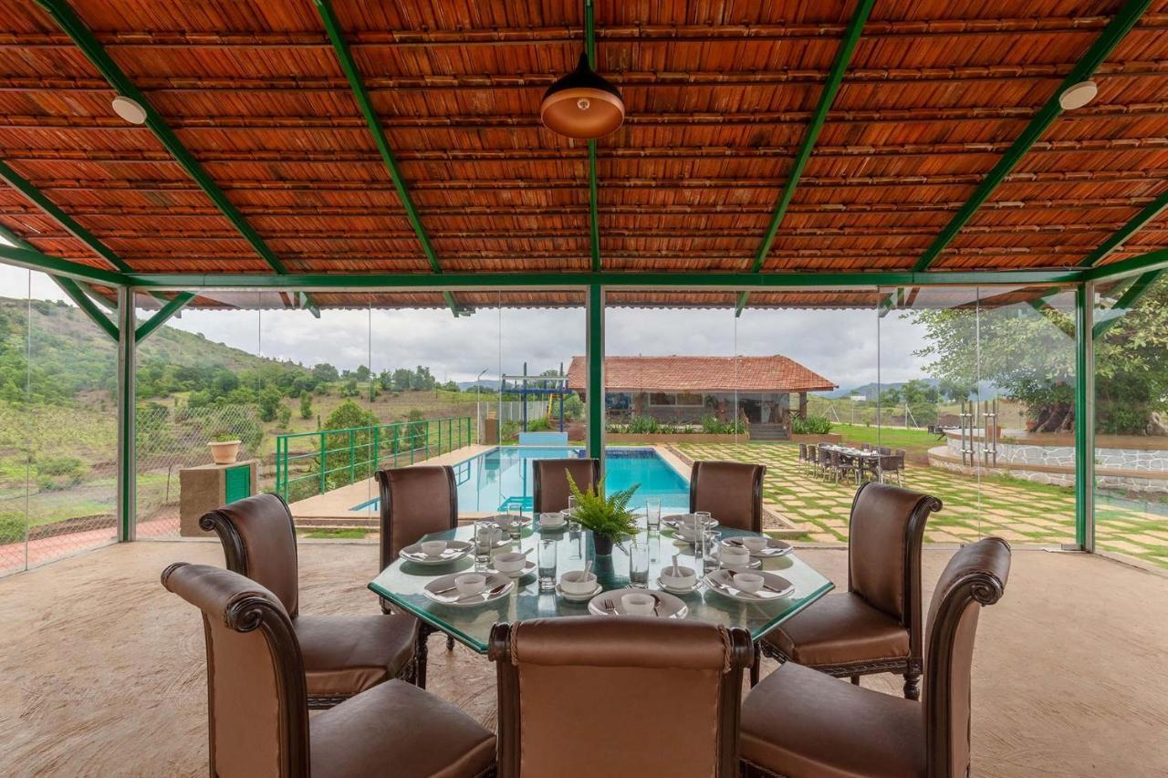 Stayvista'S Ficus Farms - Mountain-View Haven With Rustic Artsy Interiors, Outdoor Pool, Glasshouse, Home Theatre & Karaoke Delight イガットプリ エクステリア 写真